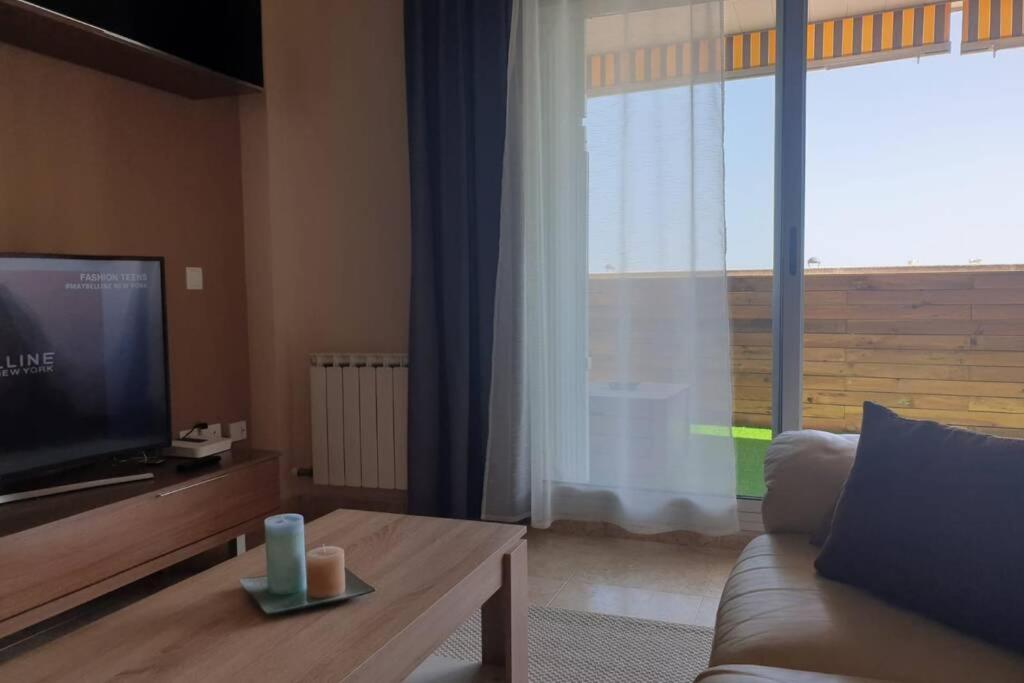 Apartamento Para 5 Personas Frente Al Mar Con Piscina Y Parking Cubelles Exterior photo