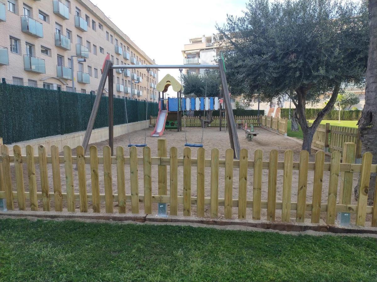 Apartamento Para 5 Personas Frente Al Mar Con Piscina Y Parking Cubelles Exterior photo