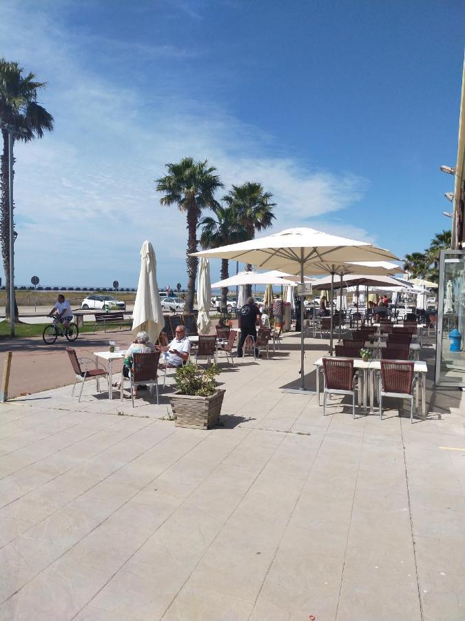 Apartamento Para 5 Personas Frente Al Mar Con Piscina Y Parking Cubelles Exterior photo