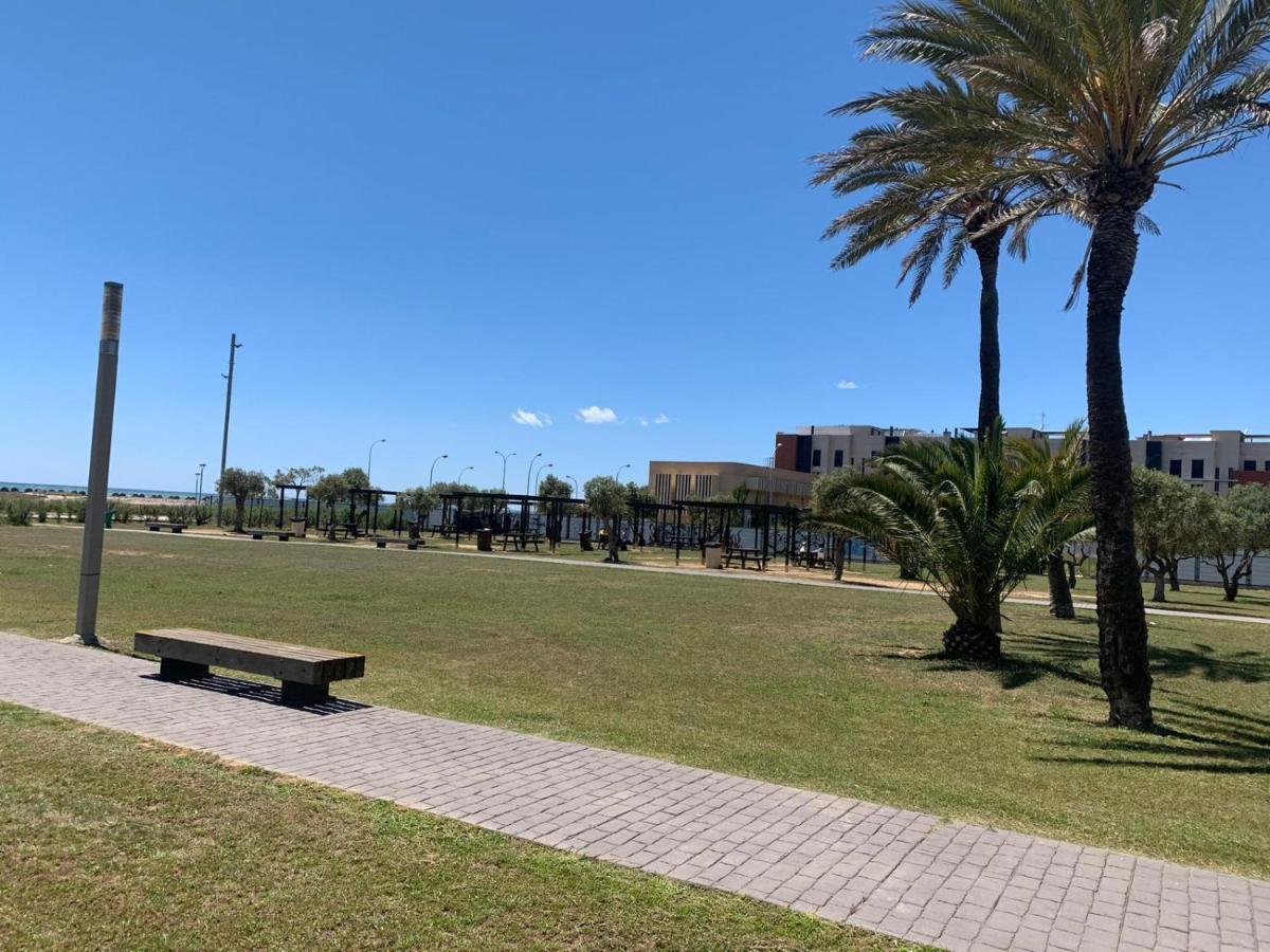 Apartamento Para 5 Personas Frente Al Mar Con Piscina Y Parking Cubelles Exterior photo